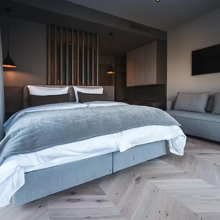 Alpine Boutique Wollee 4*